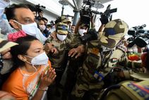 Tokyo Olympics India S Silver Medal Winner Mirabai Chanu Returns To Warm Reception