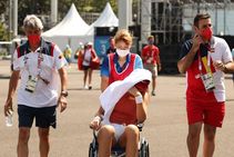 Tokyo Olympics Badosa Taken From Court On A Wheelchair As Temperatures Soar