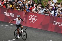 Tokyo Olympics Carapaz Lands Cycling Road Race Gold As Tour Winner Pogacar Takes Bronze