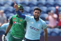 Mahmood Sets Up Crushing Win For Makeshift England Side Over Pakistan