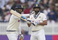 India Vs England 2nd Test Bumrah And Shami Play Redifining Knock With Bat