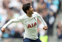 Tottenham 1 0 Watford Son Free Kick Sends Spurs Top