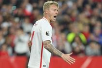 Simon Kjaer Saving Eriksen Was A Team Effort I Am Not A Hero