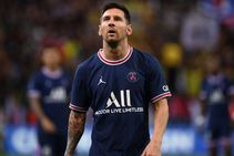 Reims 0 2 Paris Saint Germain Messi Finally Makes Debut But Mbappe Steals The Show