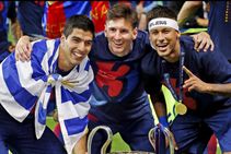 Messi Joins Psg Will Mbappe Suit Suarez Role In New Superstar Front Three