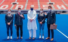 Odisha Cm Felicitates State Tokyo Returned Hockey Players Presents Them With Cash Awards