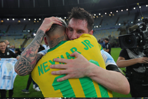 Messi Reunion Delights Neymar As Psg Tease Deal On Twitter