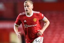 Man Utd Van De Beek Berbatov