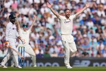 India Vs England 4th Test Day 4 Tourists Lose Three Wickets Before Lunch Kohli Falls For 