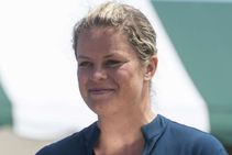 Kim Clijsters Beaten In Chicago In First Match Of Latest Comeback