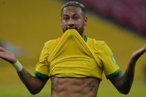 Brazil 2 0 Peru Neymar Stars As Selecao Maintain Perfect Qualifying Winning Record