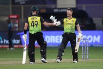 T20 World Cup Warner Back In Form As Australia Crush Sri Lanka By 7 Wickets