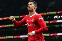 Tottenham 0 3 Manchester United Ronaldo And Cavani Deliver For Under Fire Solskjaer