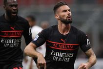 Milan Torino Giroud The Difference As Rossoneri Usurp Napoli At The Summit