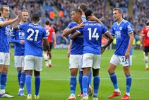 Leicester City 4 2 Manchester United Red Devils Collapse Man City Prevail