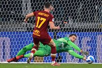 Juventus 1 0 Roma Szczesny Saves Bianconeri Amid Spot Kick Controversy