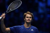 Atp Finals Zverev Beats Hurkacz To Set Up Djokovic Semi Final