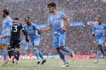 Manchester City 2 1 West Ham Gundogan And Fernandinho On Target As Pep S Men Go Back Second