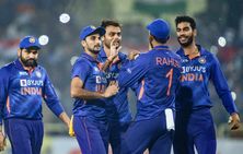 India Vs New Zealand 3rd T20i Eden Gardens Pitch Report Weather Info T20 Records Average Score