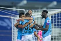 Isl 2021 22 Mumbai Keen To Maintain Momentum Hyderabad Eyes Redemption