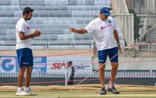 Felt Like Being Thrown Under The Bus Ashwin Recalls Shastri Remark That Crushed Him