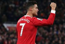 Manchester United 3 2 Arsenal Milestone Man Ronaldo Returns With Match Winning Double