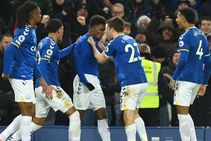 Everton 2 1 Arsenal Stunning Gray Strike Snatches Last Gasp Victory