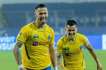 Isl Mcfc Vs Kbfc Highlights 10 Man Mumbai City Fc Suffer Shock Defeat To Kerala Blasters