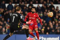 Everton Liverpool Mohamed Salah Double Pressure Builds Rafael Benitez