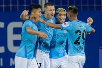 Isl Atkmb Vs Mcfc Highlights Bagan Find Little Answer To Mumbai City S Five Goal Rampage