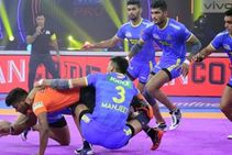 Pkl Tamil Thalaivas U Mumba Play Out 30 30 Draw Pink Panthers Edge Up Yoddha