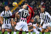 Zlatan Ibrahimovic Salvages 1 1 Draw For Milan At Udinese
