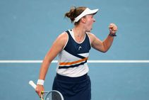 Krejcikova Saves Seven Match Points Kontaveit Sydney Tennis Classic