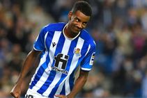 Rumour Has It Arsenal Switch Focus To Isak After Vlahovic Chooses Juventus