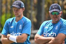 Joe Root Backs Chris Silverwood Despite England Poor Ashes Series Australia
