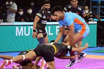 Pro Kabaddi League Pkl Season 8 Maninder Singh S Super 10 Helps Bengal Warriors Edge Telugu Titans