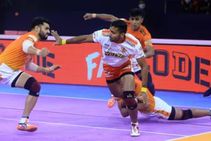 Pkl Puneri Paltan Outclass Gujarat Giants Dabang Delhi Edge Past Telugu Titans