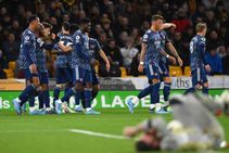 Wolves Arsenal Report Gunners Hold On Martinelli Sees Red