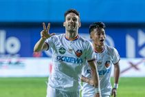 Isl Cfc Vs Fcg Highlights Ortiz Scores Hattrick As Goa Thrash Chennaiyin To Keep Playoff Hopes Alive