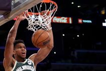 Giannis Leads Bucks Past Lebron Lakers Suns Record Nba High 44th Win