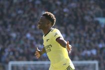Bukayo Saka Fires Arsenal Premier League Victory Aston Villa