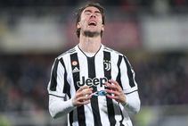 Fiorentina 0 1 Juventus Vlahovic Gets Hostile Welcome But Bianconeri Claim Late Win