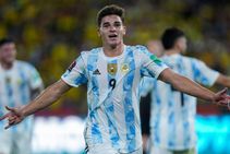 Ecuador 1 1 Argentina Early Alvarez Strike Cancelled Out By Late Drama