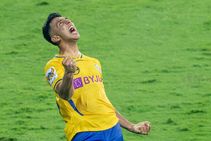 Isl 2021 22 Semifinal 1 1st Leg Sahal Goal Helps Kerala Gain Advantage Over Jamshedpur