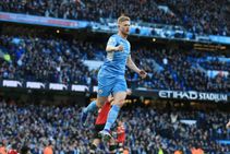 Manchester City 4 1 Manchester United De Bruyne And Mahrez Double Up In Demolition Derby