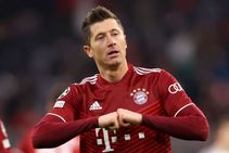 Bayern Munich Salzburg Report Robert Lewandowski Scores Record Breaking Hat Trick