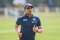 Ipl 2022 Lsg Vs Gt Twitterati Left In Awe As Shubman Gill Takes Blinder To Remove Lewis