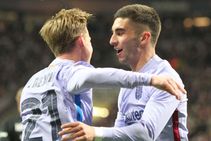 Eintracht Frankfurt Barcelona 1 1 Ferran Torres Rescues Draw