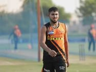 Ipl 2022 Umran Malik Bowls A Triple Wicket Maiden Against Pbks Twitterati Doff Their Hat