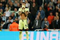 Newcastle United 2 0 Arsenal Tottenham On Brink Champions League